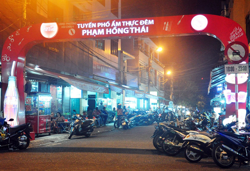 Cổng vào tuyến phố ăn đêm Phạm Hồng Thái - Đà Nẵng