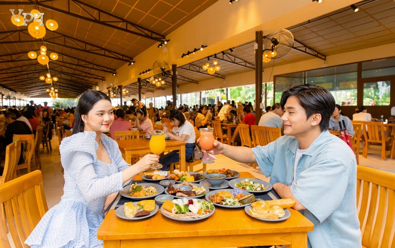 Các món ăn hấp dẫn được phục vụ tại Mango Restaurant sau khi trải nghiệm trò chơi tại đảo Hòn Thơm 