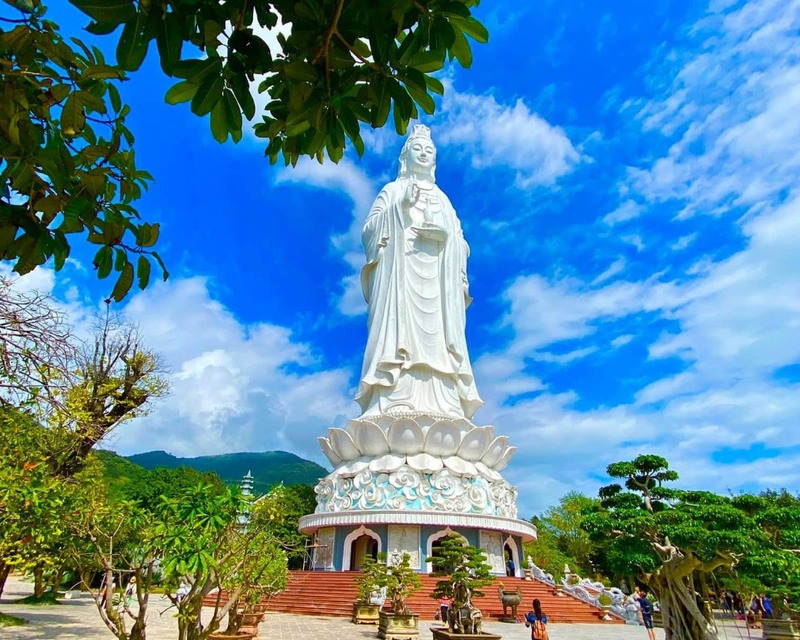 Tượng Quán Thế Âm Bồ tát cao 67m - đạt kỷ lục Việt Nam tại chùa Linh Ứng Bãi Bụt 