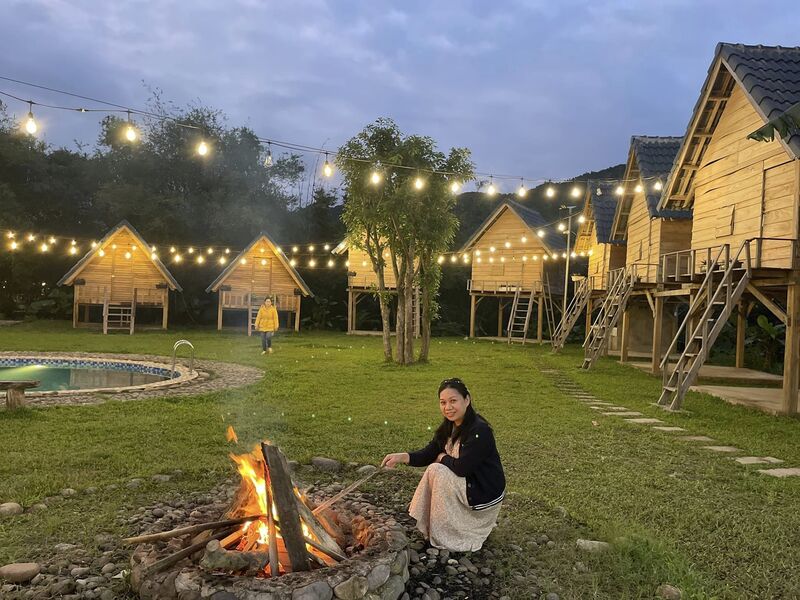 Nam Yên Village cũng cung cấp dịch vụ đốt lửa trại để du khách thư giãn, vui chơi và trò chuyện bên ánh lửa vào mỗi buổi tối (Nguồn: Nam Yên Village)