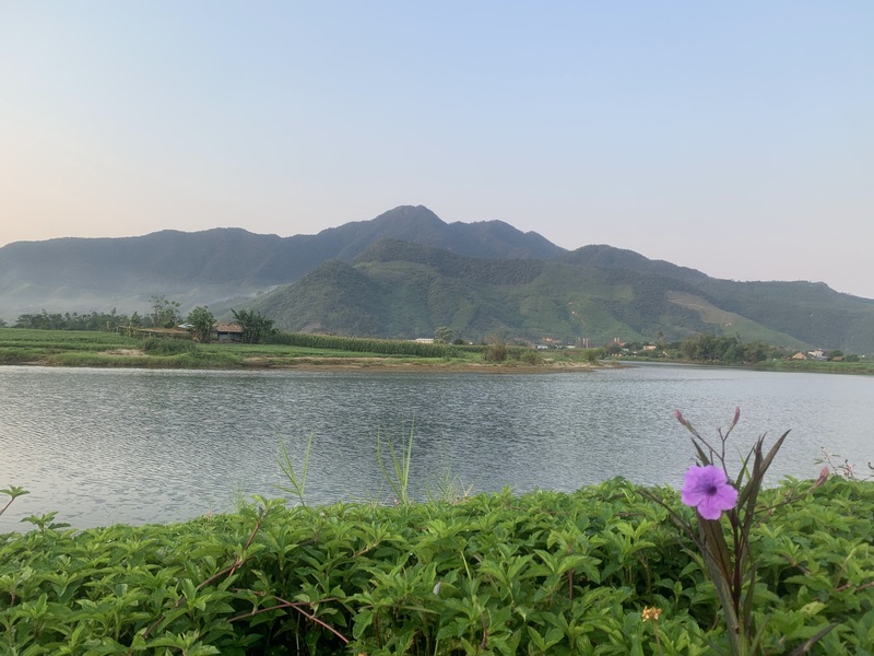 Ở Yên Retreat, bạn có thể ngắm toàn cảnh núi đồi, sông nước hữu tình (Nguồn: googleusercontent)